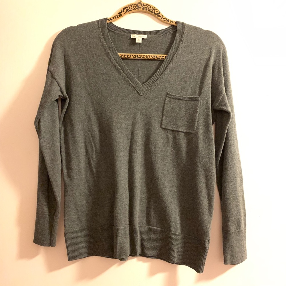 Gap sweater